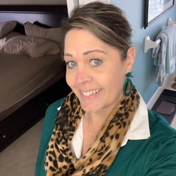 You want Clothes, Shoes, & Purses? I have them! - Picture 8 of 8